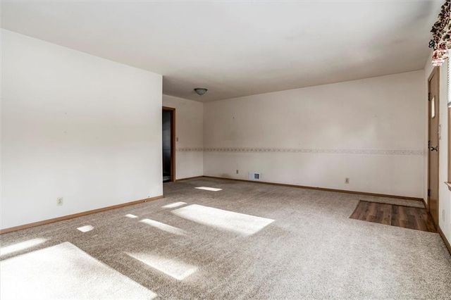 8819 W 88th Street, Overland Park, KS 66212