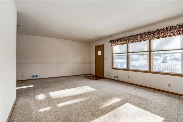 8819 W 88th Street, Overland Park, KS 66212