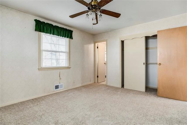 8819 W 88th Street, Overland Park, KS 66212