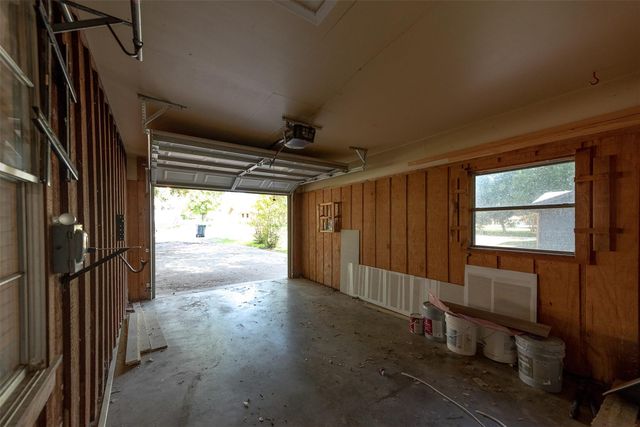 504 Redbud Street, Caldwell, TX 77836