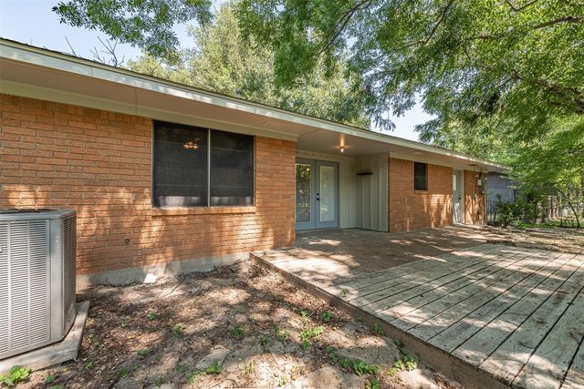504 Redbud Street, Caldwell, TX 77836