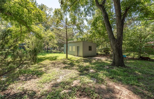 504 Redbud Street, Caldwell, TX 77836