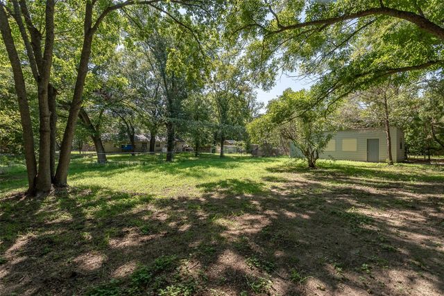 504 Redbud Street, Caldwell, TX 77836