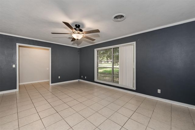 504 Redbud Street, Caldwell, TX 77836