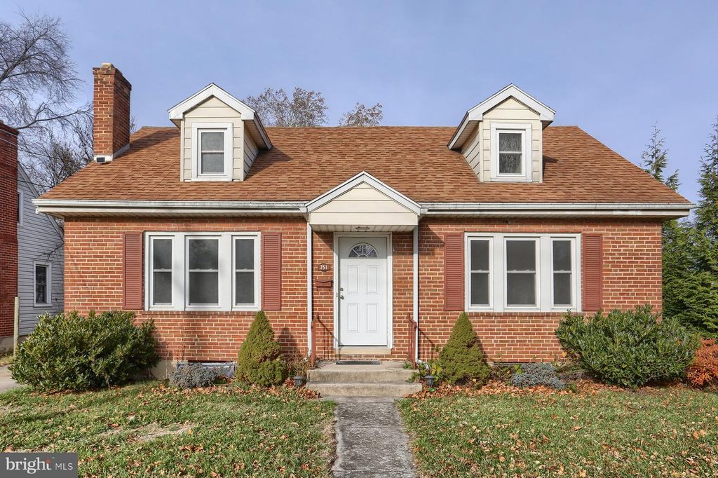 251 E POMFRET ST, Carlisle, PA 17013