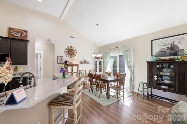 143 Beechnut Drive, Hendersonville, NC 28739