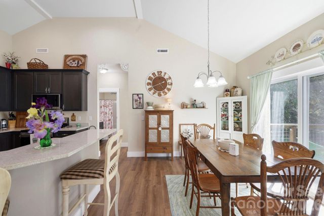 143 Beechnut Drive, Hendersonville, NC 28739