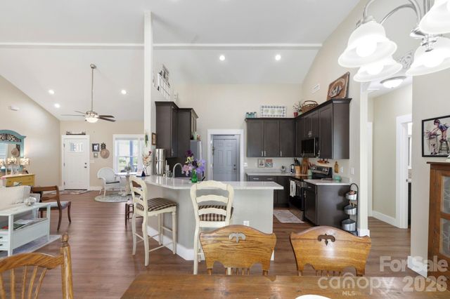 143 Beechnut Drive, Hendersonville, NC 28739