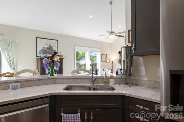 143 Beechnut Drive, Hendersonville, NC 28739