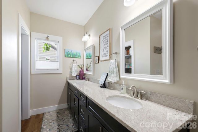 143 Beechnut Drive, Hendersonville, NC 28739