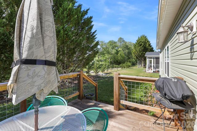 143 Beechnut Drive, Hendersonville, NC 28739