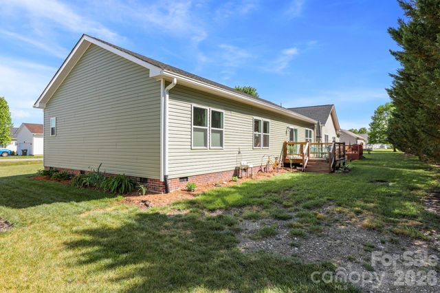 143 Beechnut Drive, Hendersonville, NC 28739
