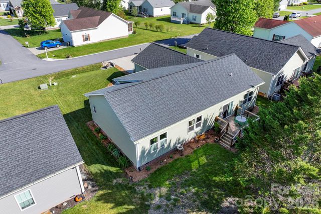 143 Beechnut Drive, Hendersonville, NC 28739