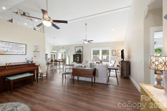 143 Beechnut Drive, Hendersonville, NC 28739