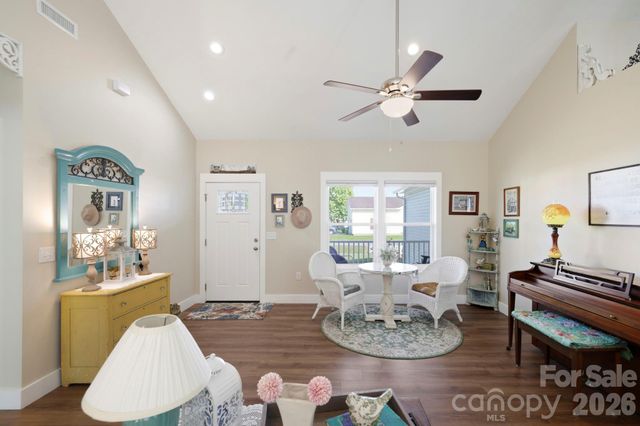 143 Beechnut Drive, Hendersonville, NC 28739