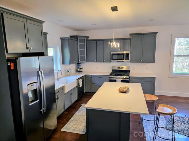 24 Salt Box Haven, Burnsville, NC 28714