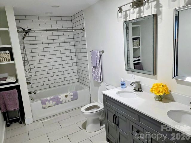 24 Salt Box Haven, Burnsville, NC 28714