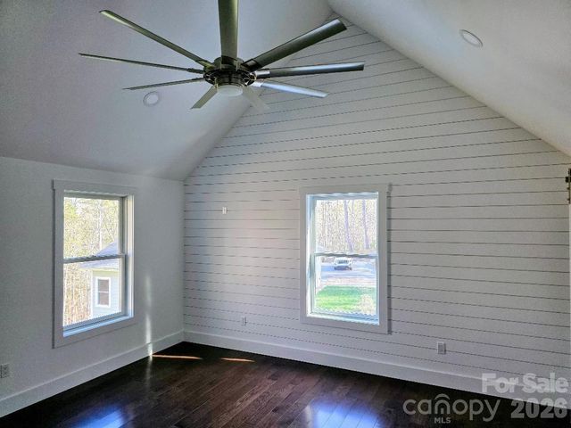 24 Salt Box Haven, Burnsville, NC 28714