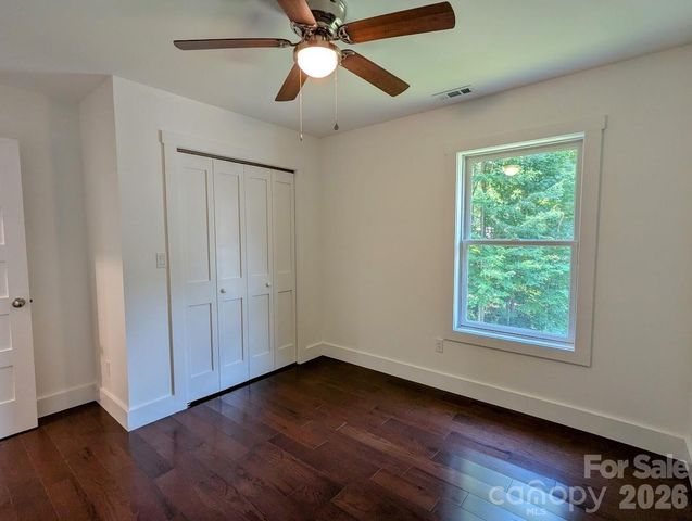 24 Salt Box Haven, Burnsville, NC 28714