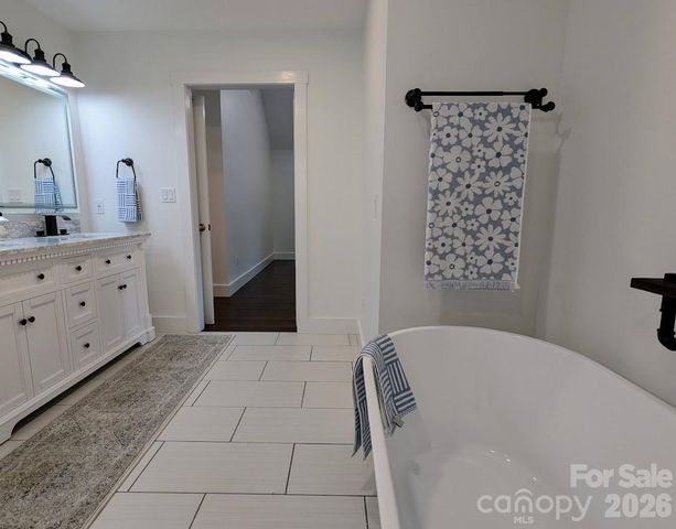 24 Salt Box Haven, Burnsville, NC 28714