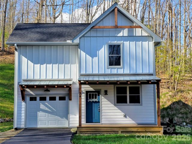 24 Salt Box Haven, Burnsville, NC 28714