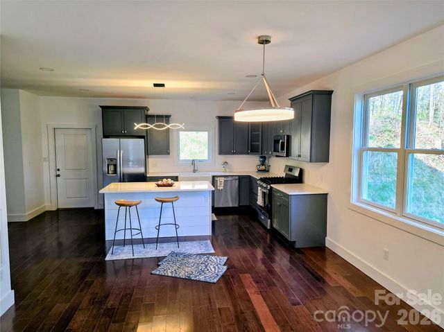 24 Salt Box Haven, Burnsville, NC 28714