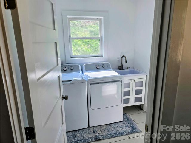 24 Salt Box Haven, Burnsville, NC 28714