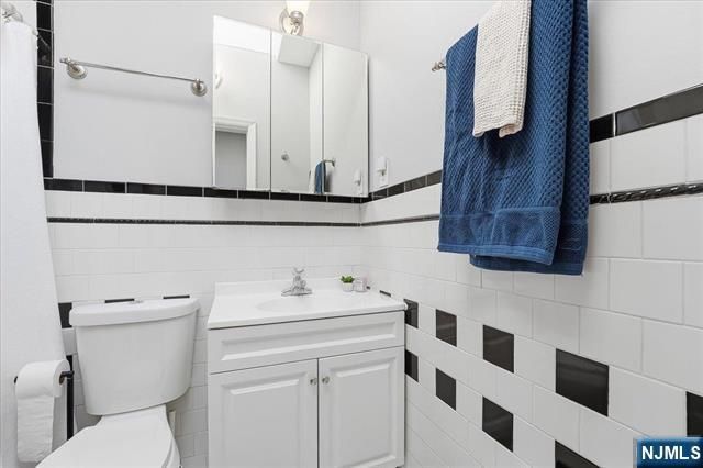20 Fleet Street, Jersey City, NJ 07306