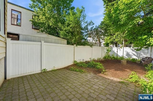 20 Fleet Street, Jersey City, NJ 07306