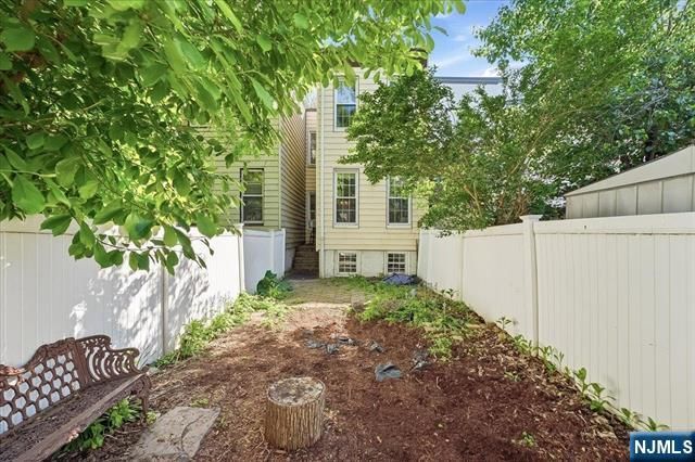 20 Fleet Street, Jersey City, NJ 07306