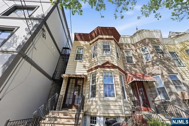 20 Fleet Street, Jersey City, NJ 07306