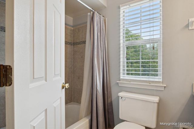 3097 Turnberry Lane, Ann Arbor, MI 48108