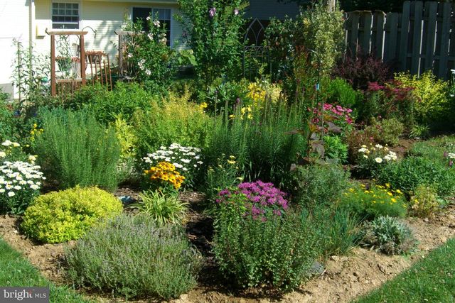 9204 BURBANK RD, Philadelphia, PA 19115