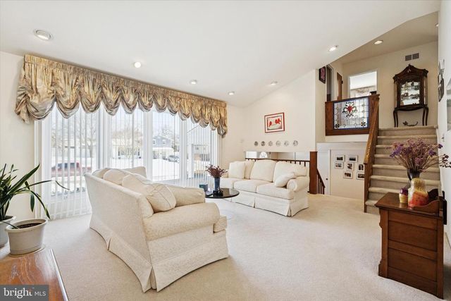 9204 BURBANK RD, Philadelphia, PA 19115