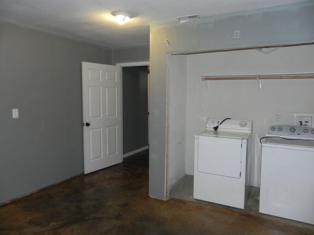 1234 EVERGREEN CIR, Boonville, MO 65233