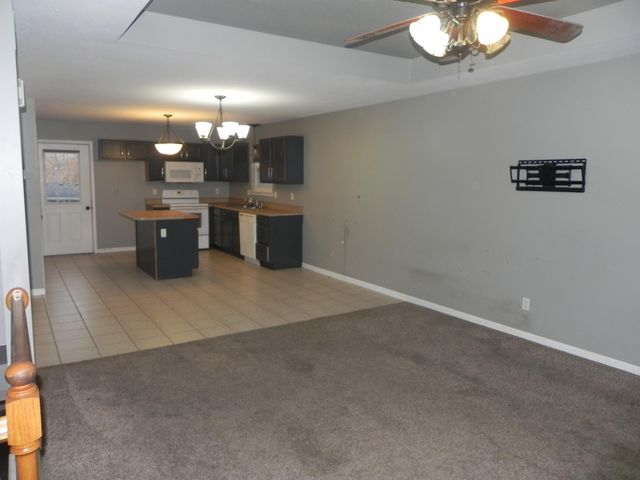 1234 EVERGREEN CIR, Boonville, MO 65233