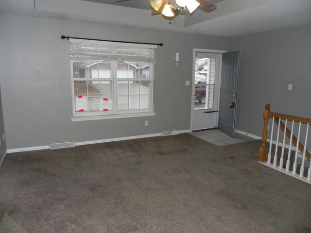 1234 EVERGREEN CIR, Boonville, MO 65233