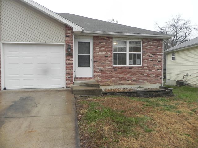 1234 EVERGREEN CIR, Boonville, MO 65233