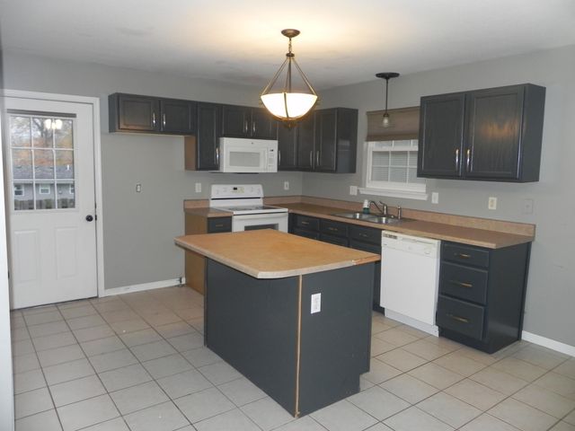 1234 EVERGREEN CIR, Boonville, MO 65233