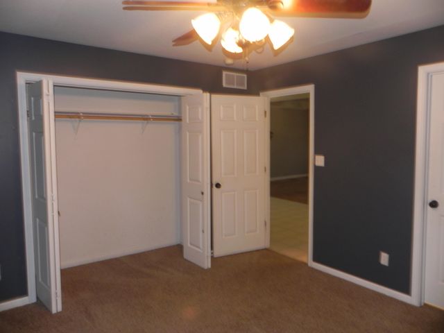 1234 EVERGREEN CIR, Boonville, MO 65233