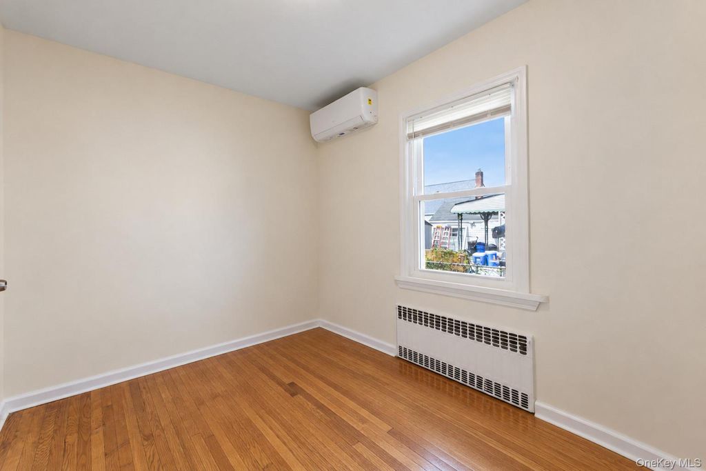 48 Milburn Avenue, Hempstead, NY 11550 — photo 5