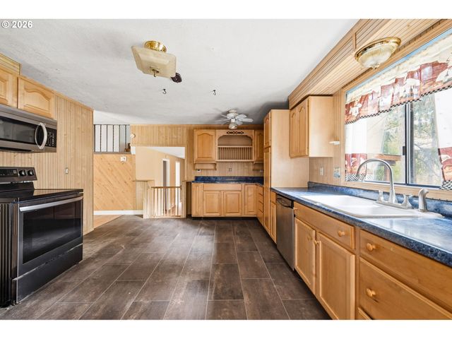 2940 Se OAK St, Hillsboro, OR 97123