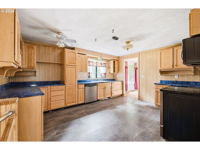 2940 Se OAK St, Hillsboro, OR 97123