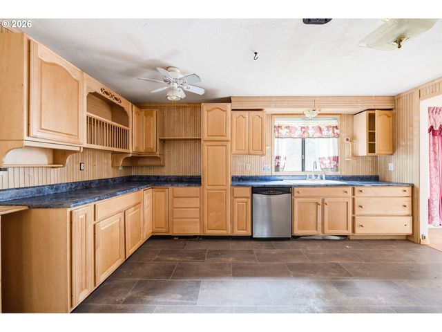 2940 Se OAK St, Hillsboro, OR 97123