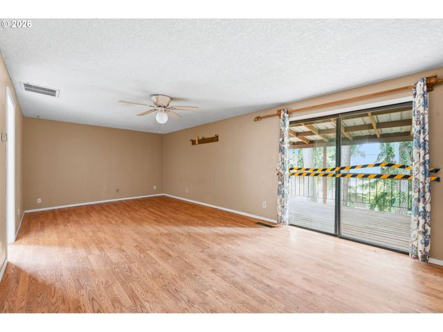 2940 Se OAK St, Hillsboro, OR 97123