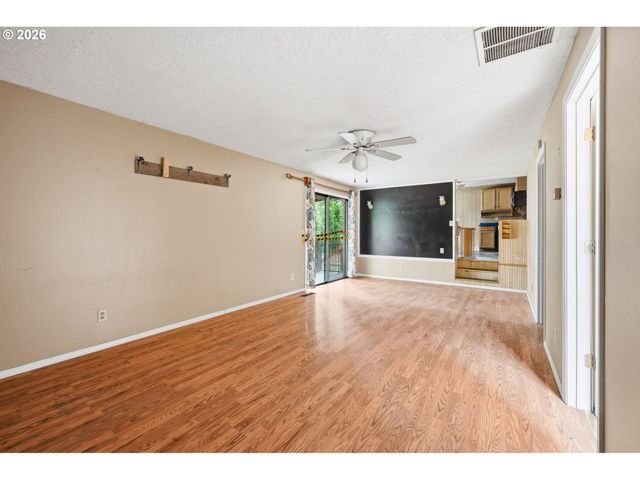 2940 Se OAK St, Hillsboro, OR 97123