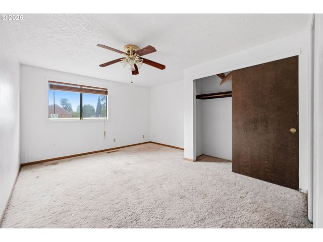 2940 Se OAK St, Hillsboro, OR 97123
