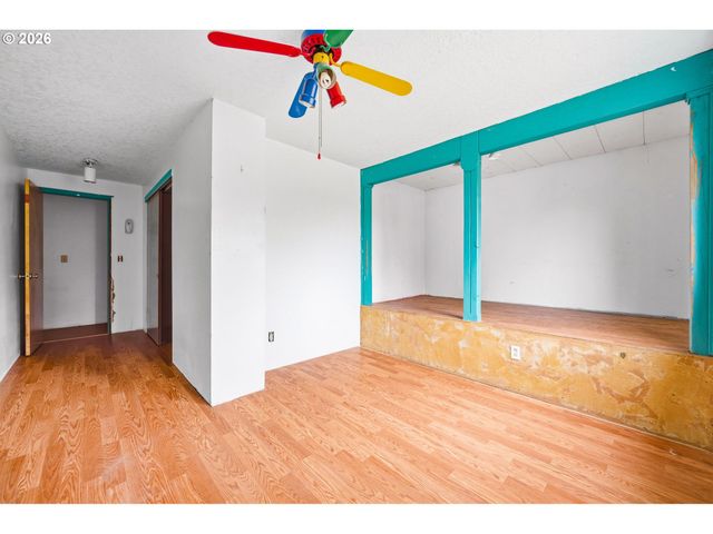 2940 Se OAK St, Hillsboro, OR 97123