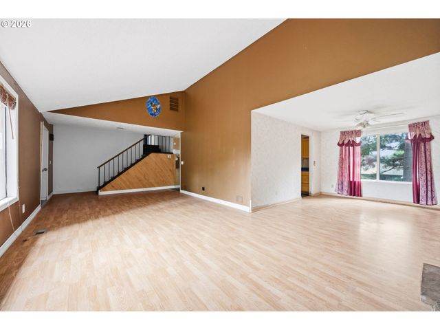 2940 Se OAK St, Hillsboro, OR 97123