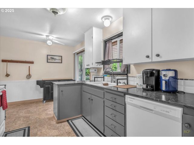 943 OREGON Way, Woodburn, OR 97071